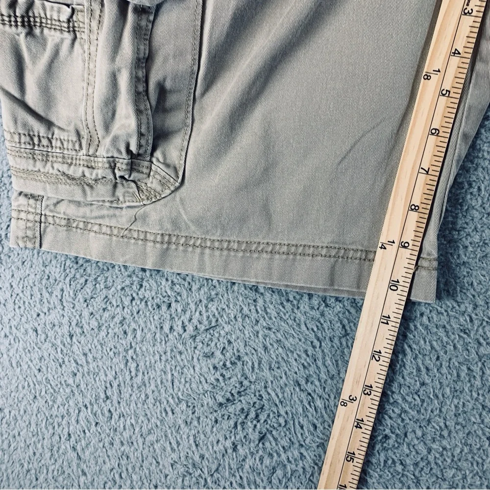 Unionbay Cargo Shorts Men's 8 Pockets‎ 100% Cotton Khaki Size 38 Inseam 10.5
